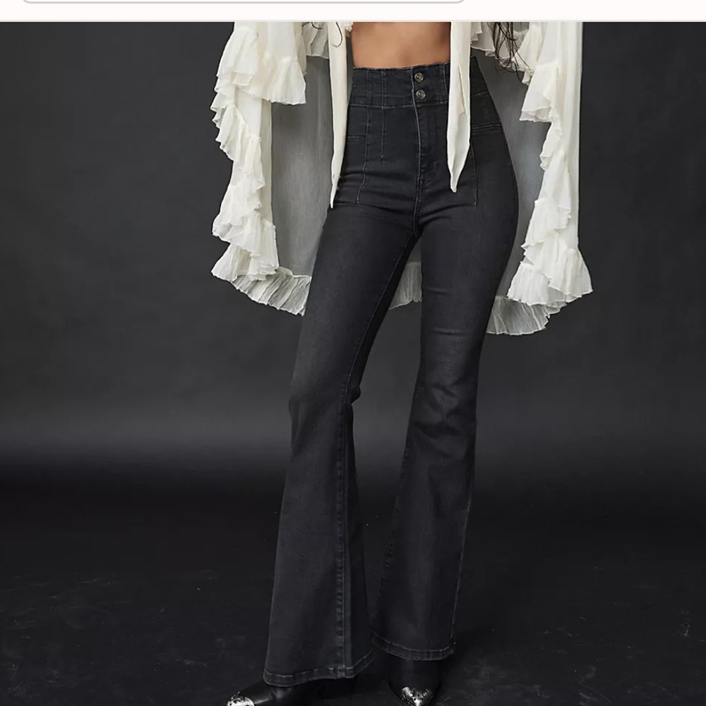 Free People - We The Free Jayden High Rise Flare Leg - Onyx - size 26